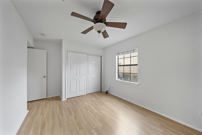 Building Photo - 6531 Vanlynn Ln