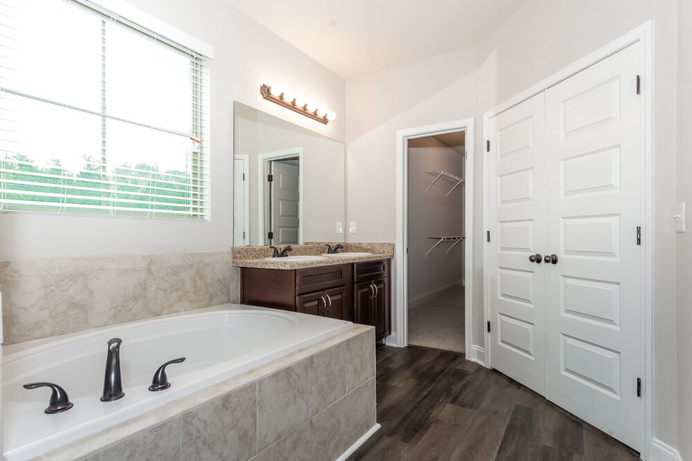 Building Photo - 1153 Pebble Ridge Dr