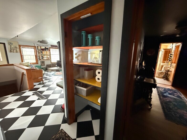 Building Photo - 32275 Center St