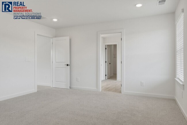 Building Photo - BRAND NEW luxury 5BD 4BA home w/ neighborhood pool! Triple Rockvale Schools! Internet included!