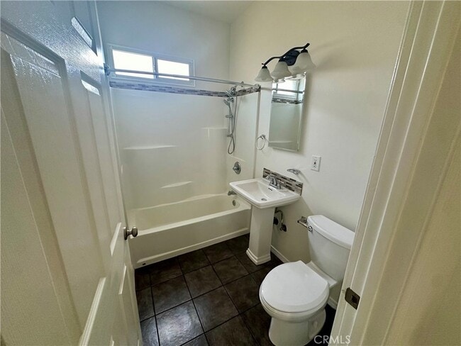 Building Photo - 1760 1/2 N Las Palmas Avenue Unit