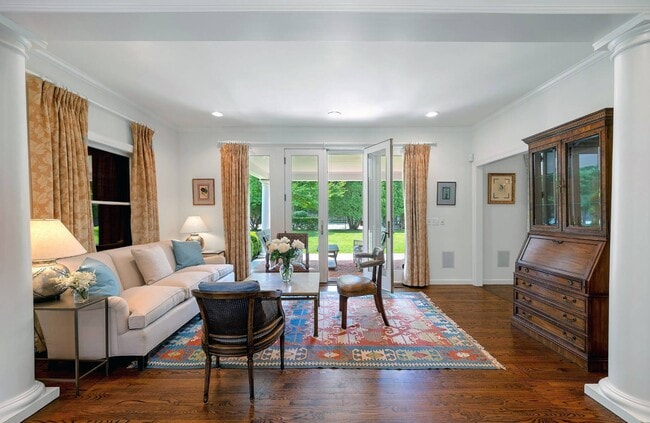 Building Photo - 154 Captains Neck Ln