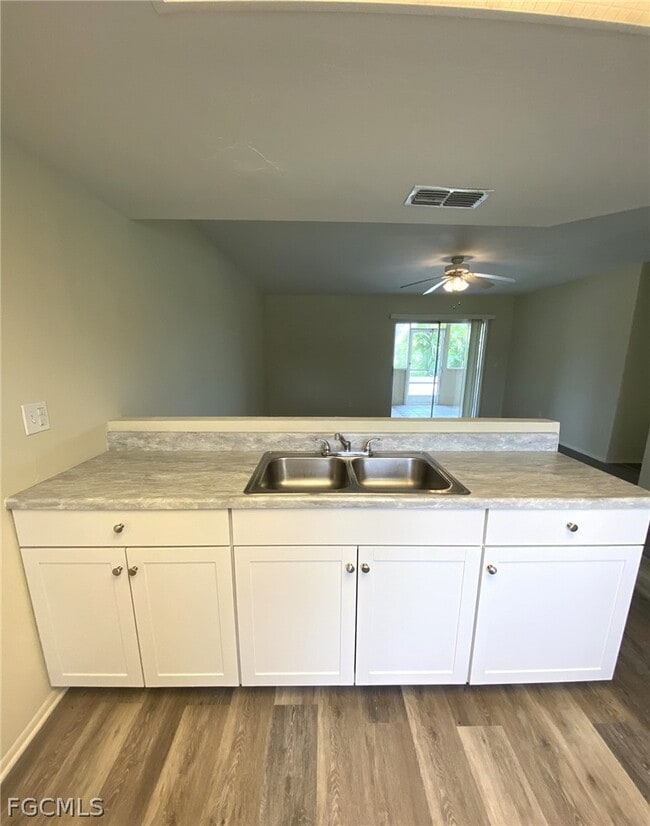 Building Photo - 621 SW 3rd St