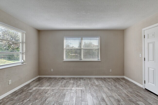 Building Photo - 130 Lindley Rd