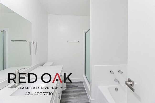 Building Photo - 7720 Hampton Ave