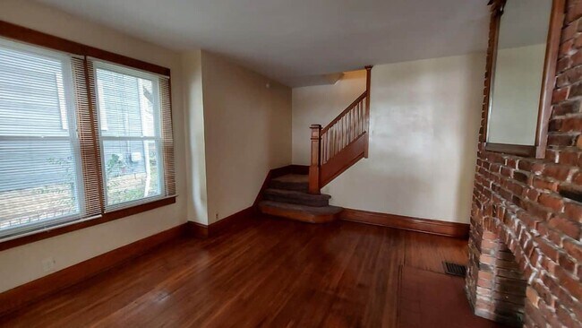 Building Photo - 2390 Neil Ave