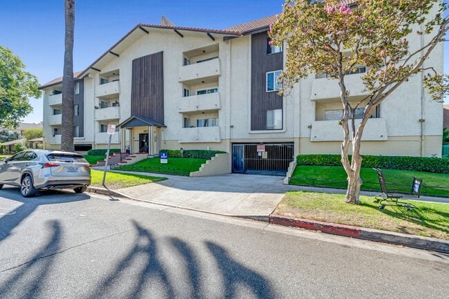 Building Photo - 1422 Rock Glen Ave