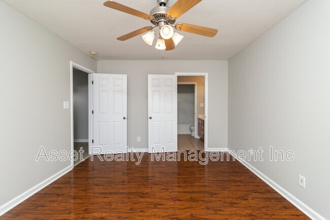 Building Photo - 4622 Ventura Dr