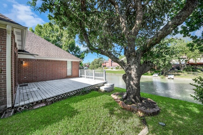 Building Photo - 1123 Spinnaker Way