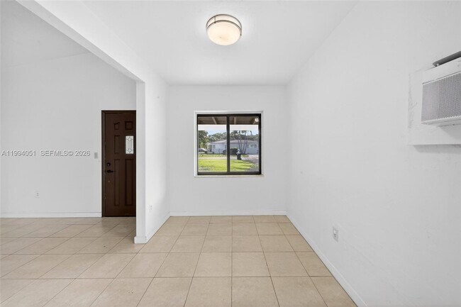 Building Photo - 3255 SW 60th Ave