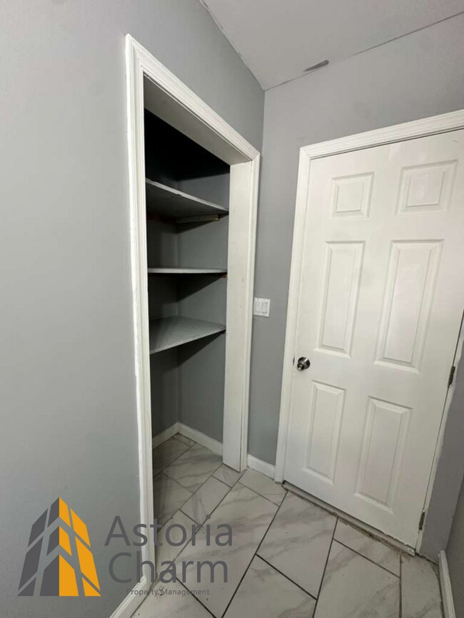 Building Photo - 3004 Clifton Ave