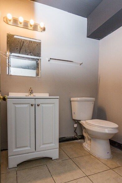 Building Photo - 6137 S Indiana Ave