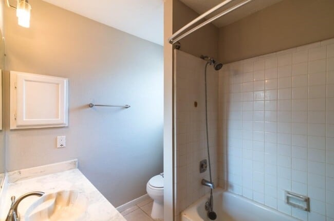 Building Photo - 16007 Sierra Vista Dr