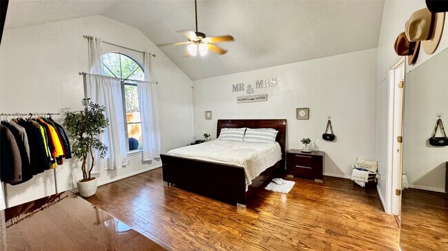 Building Photo - 14506 Wadlington Dr