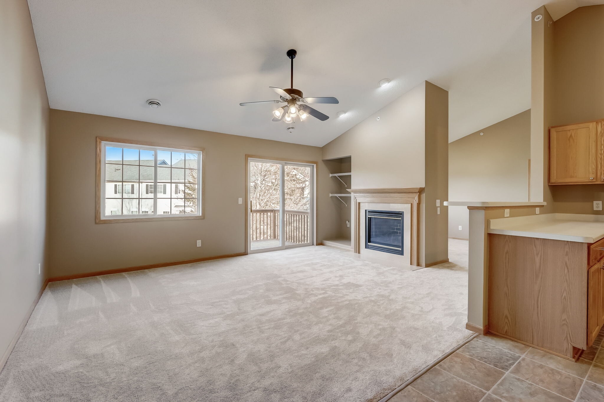 Family room & deck - 1222 Bergmann Dr