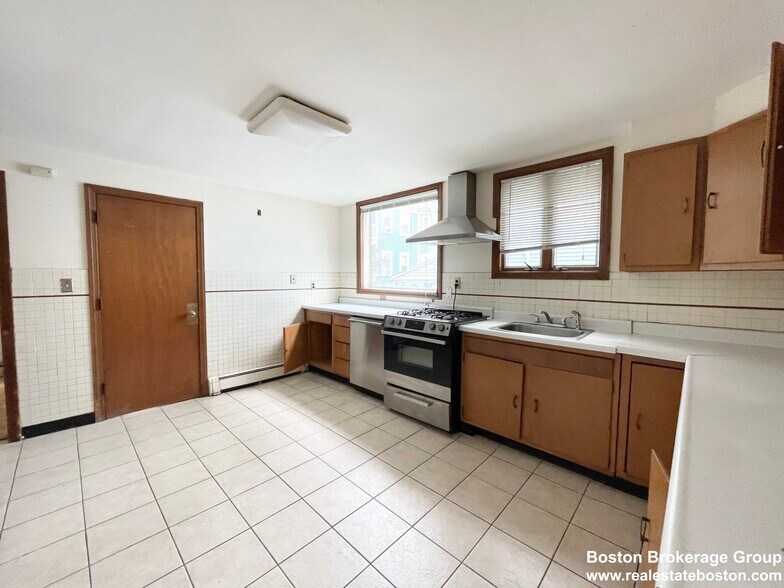 Building Photo - 5 Oswald St