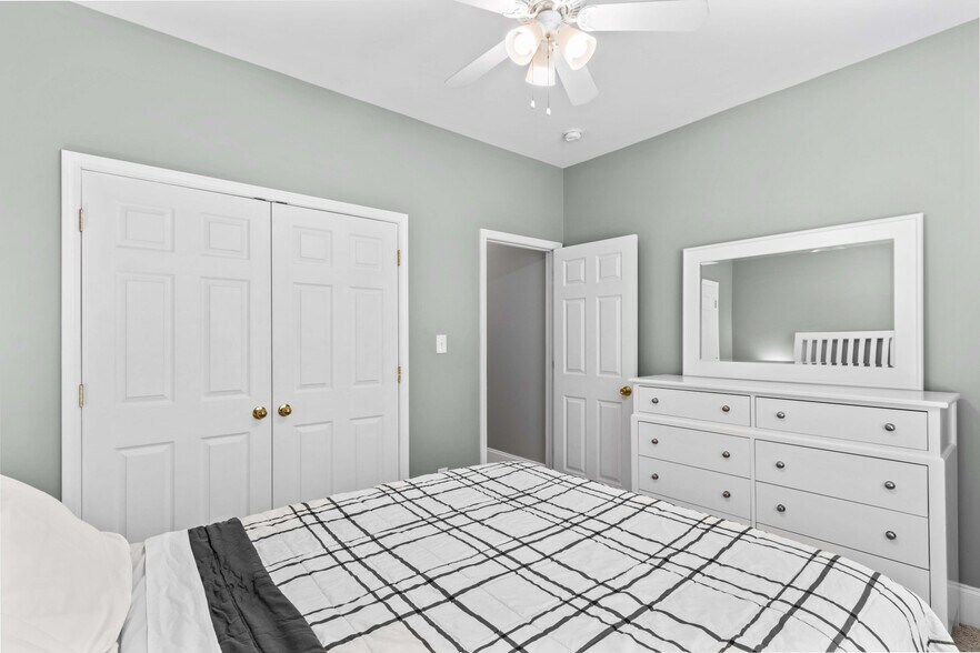 Building Photo - 7228 Lynbrook Cir