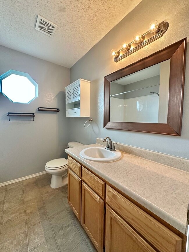 Building Photo - COMING MARCH 2026- 4-Bedroom Home in Paulann w/ Solar Panels!