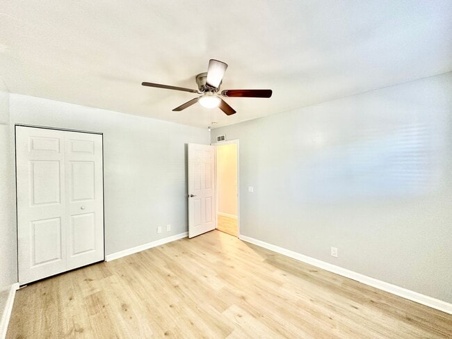 Building Photo - Beautiful, Single-Story, Updated, Private ...