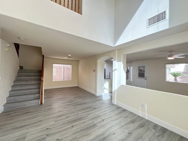 Building Photo - Centennial Heights