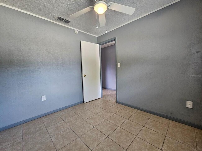 Building Photo - 945 Reynolds Rd