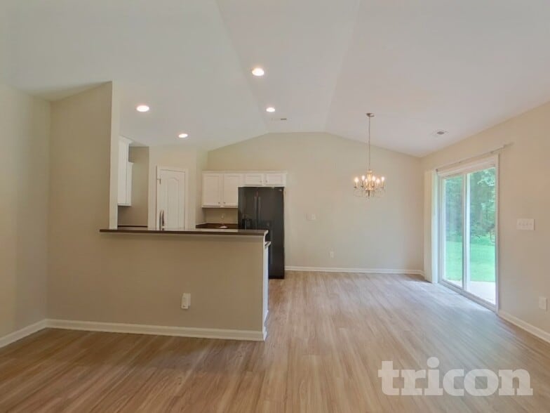 Building Photo - 6235 Leslie Drive