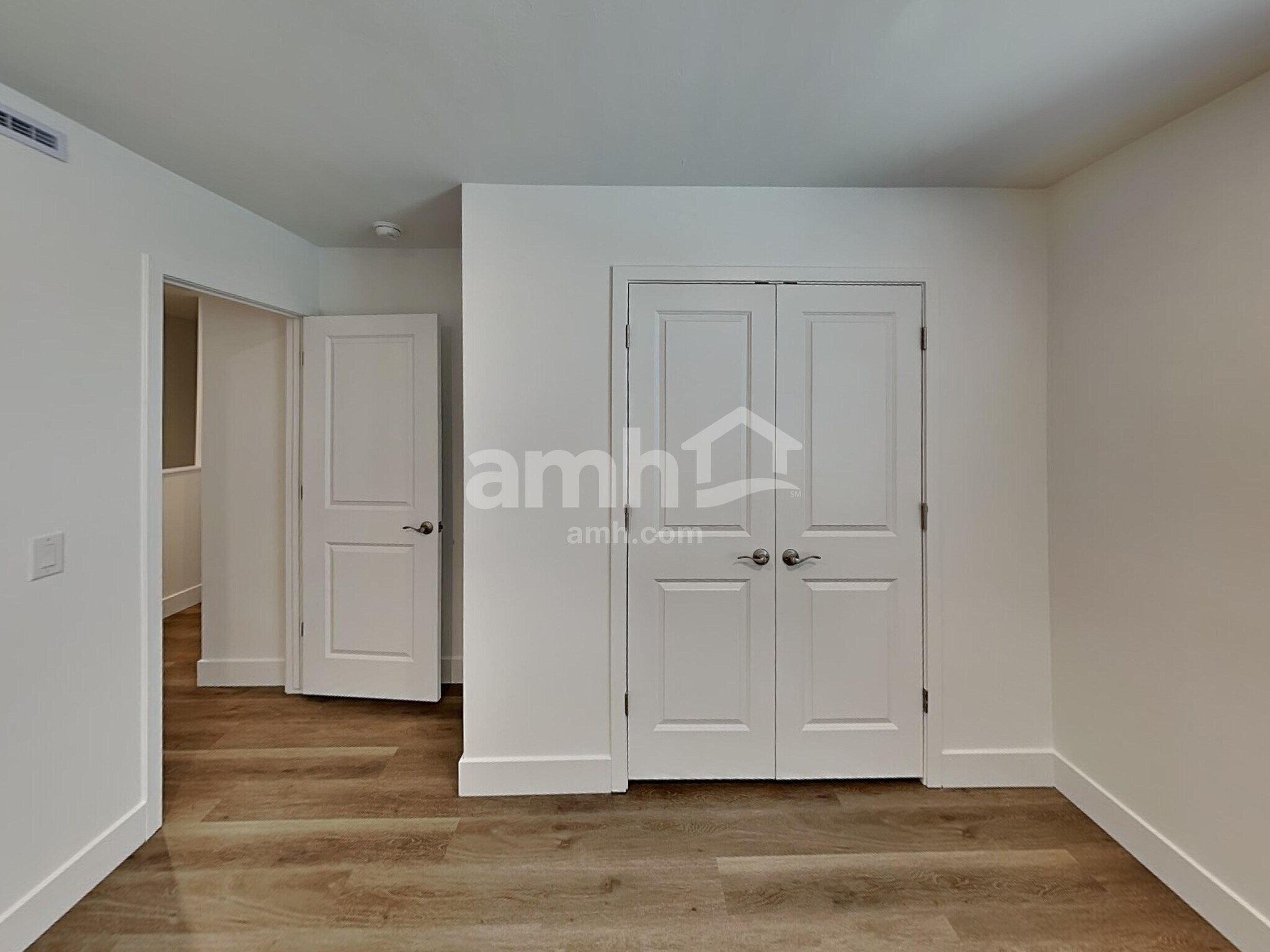Building Photo - 9604 Harkes Dr