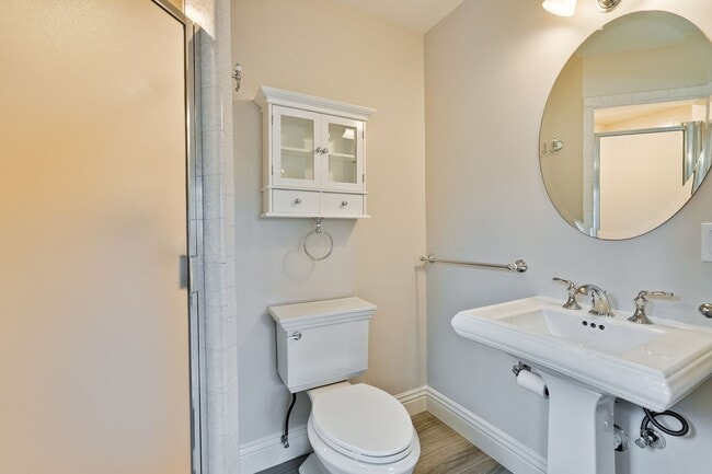 Building Photo - Fully Remodeled Single-Family Home Near Ap...