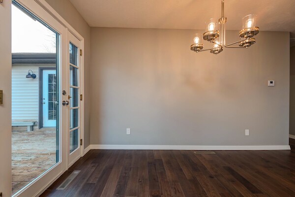 Building Photo - 3128 S Pinehurst Ave