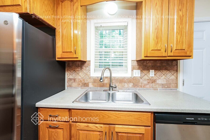 Building Photo - 612 Brighton Dr NW