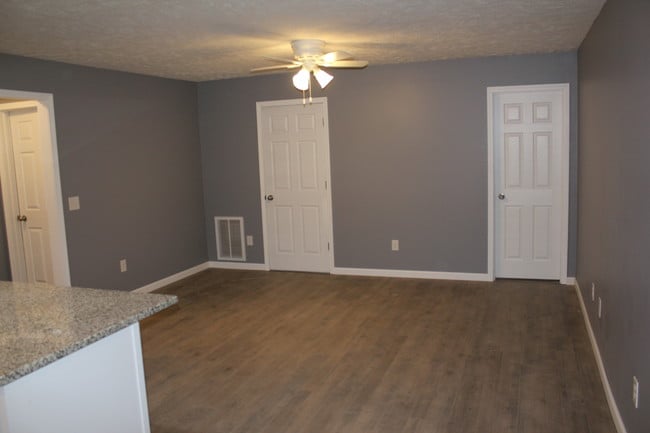 Building Photo - 165-167 Oak St