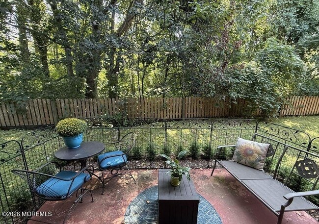 Building Photo - 96 East Ave