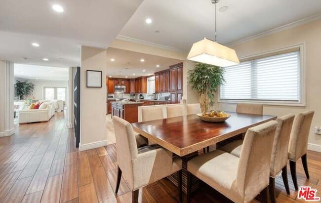 Building Photo - 918 S Wooster St