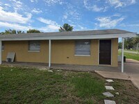 Building Photo - 38300 Henry Dr