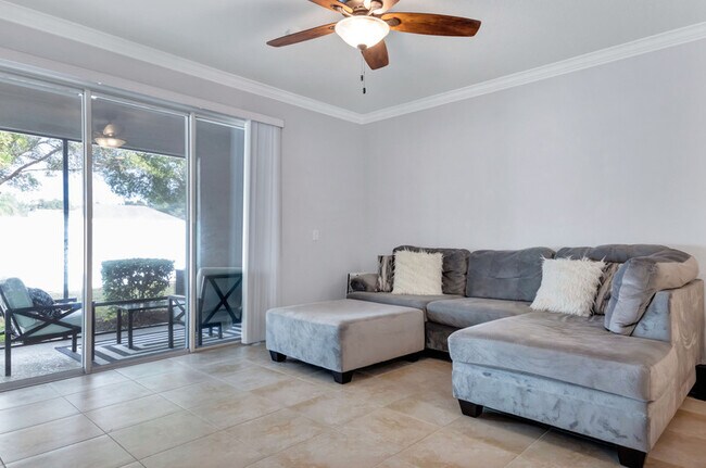 Building Photo - 10424 Red Carpet Ct