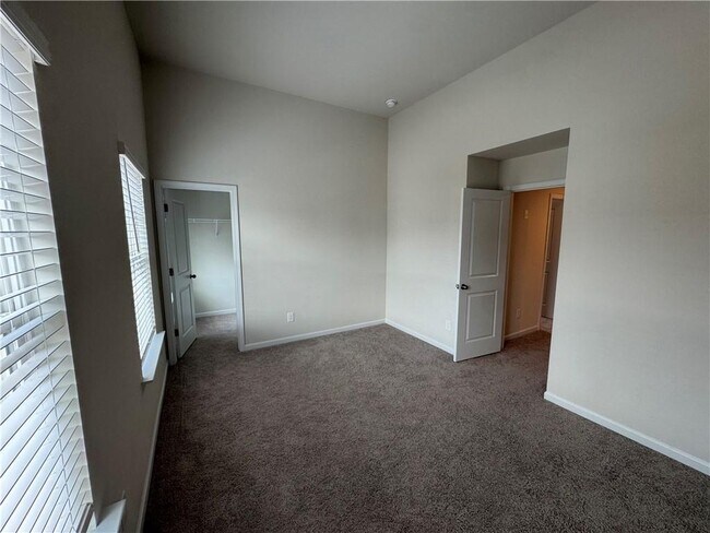 Building Photo - 1129 Georgian Point Dr