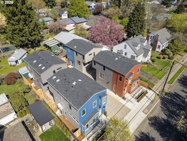 Building Photo - BRAND NEW stylish and modern Mt. Tabor stunner! Available Now!!