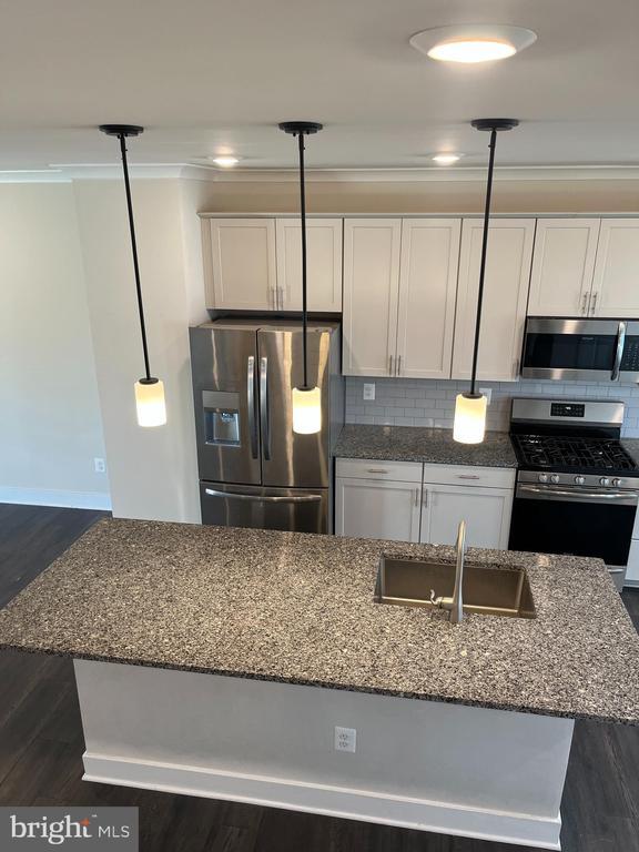 Building Photo - 7795 Barrensdale Rd