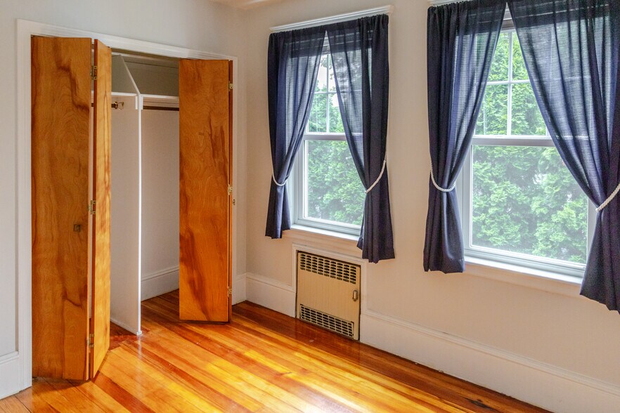 Building Photo - 241 Boylston St