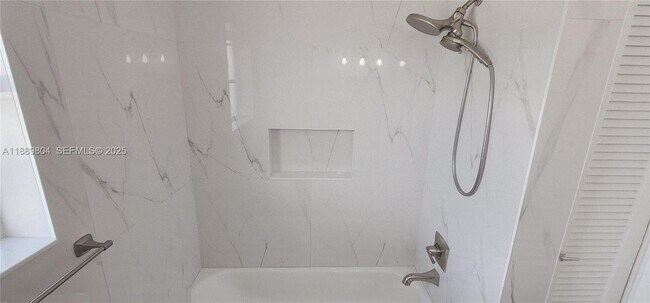 Building Photo - 200 NW 9th St