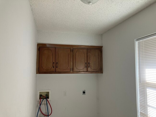 Building Photo - 511 Mark St