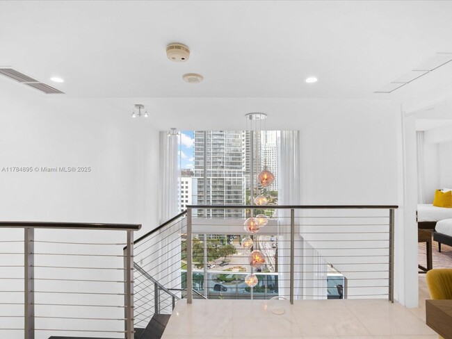 Building Photo - 200 Biscayne Blvd Way
