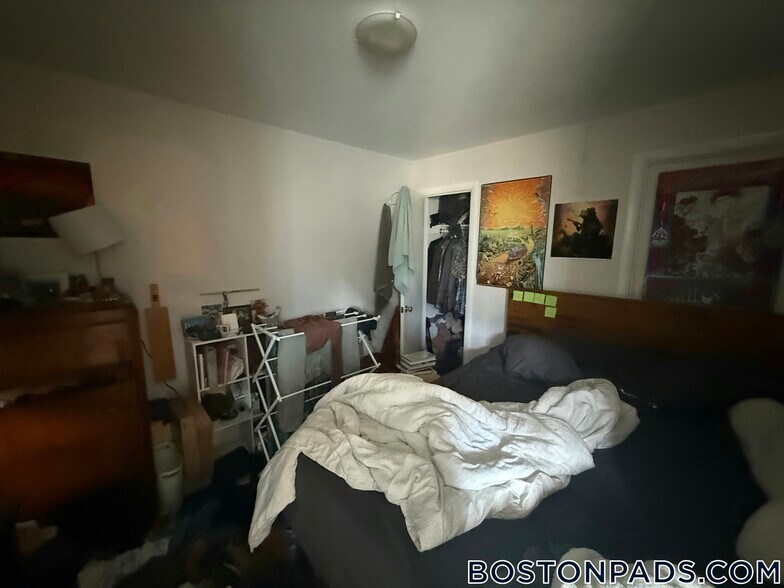 Building Photo - 10 Smith Ave