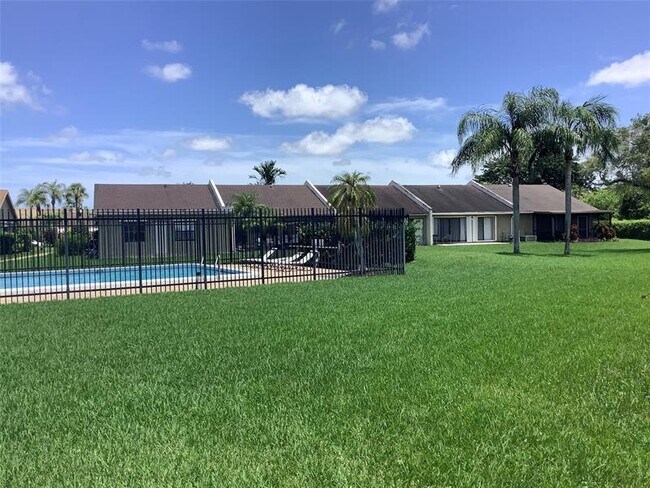 Building Photo - 10128 Boca Bend E