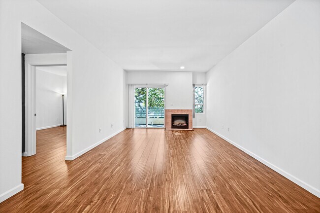 Building Photo - 4620 Vista Del Monte Ave