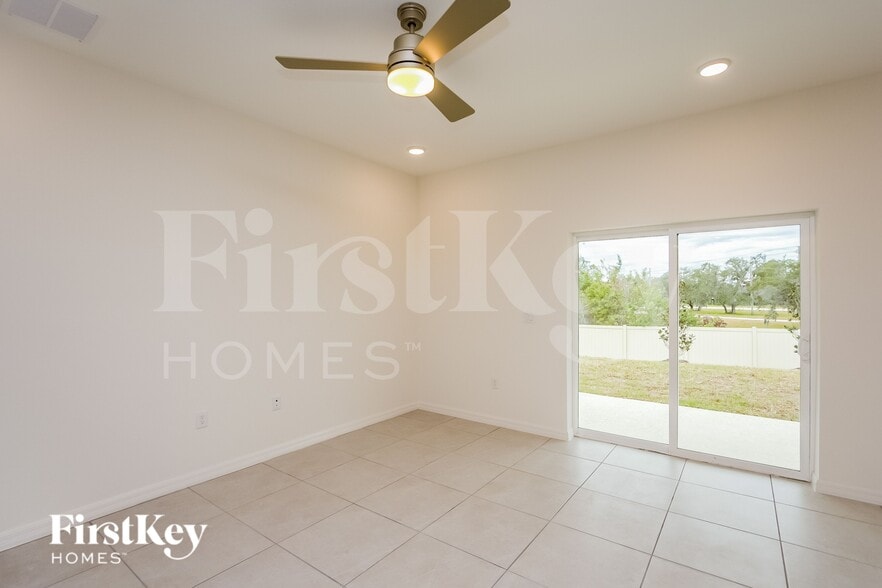 Building Photo - 336 Corbel Ln