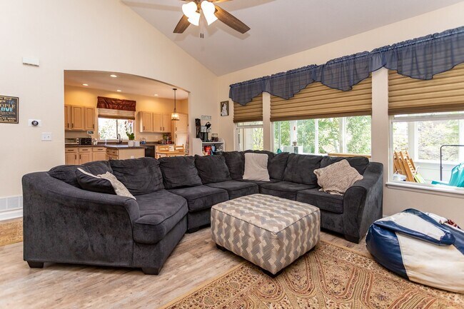 Building Photo - Charming 4-Bedroom Home in Prime Location!!!