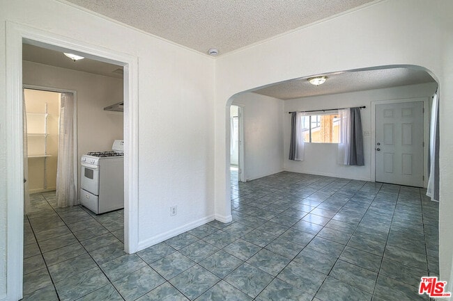 Building Photo - 3331 1/2 City Terrace Dr