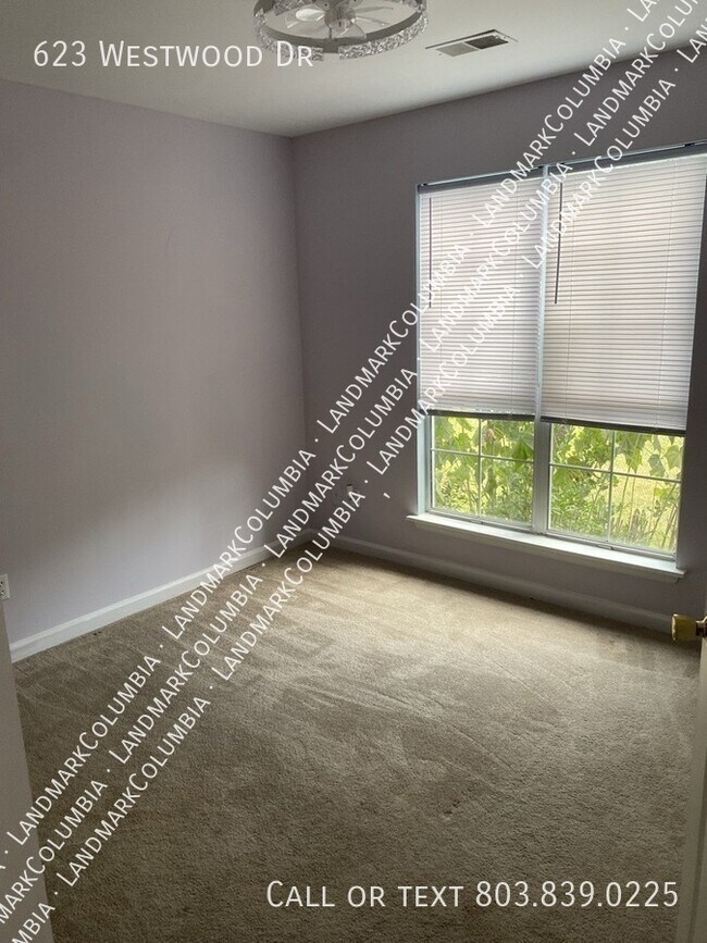 Building Photo - 623 Westwood Dr