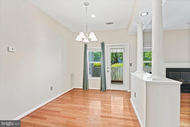 Building Photo - 14300 Rosy Ln